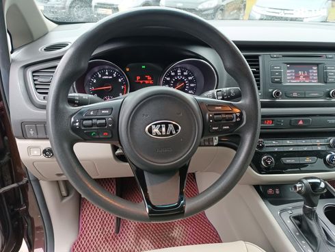 Kia Sedona 2016 красный - фото 22