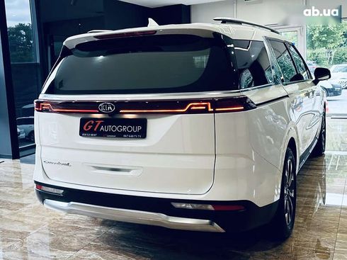 Kia Carnival 2021 - фото 8