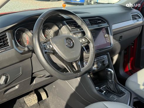 Volkswagen Tiguan 2017 красный - фото 28