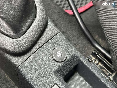 Renault Sandero 2019 - фото 19