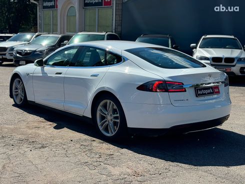 Tesla Model S 2013 белый - фото 12
