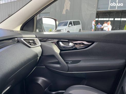 Nissan Qashqai 2019 красный - фото 25