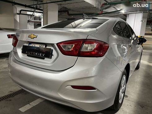 Chevrolet Cruze 2018 - фото 11