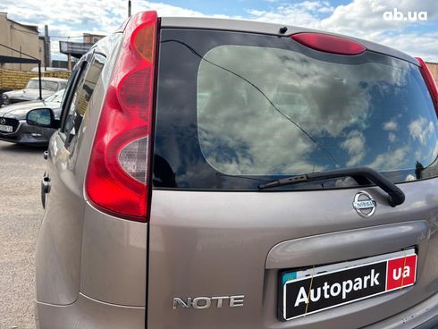 Nissan Note 2006 бежевый - фото 11