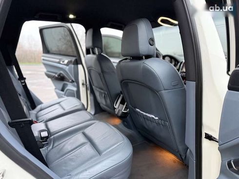 Porsche Cayenne 2011 - фото 24