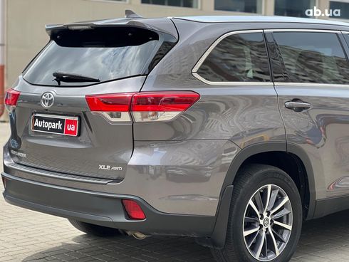 Toyota Highlander 2019 серый - фото 8