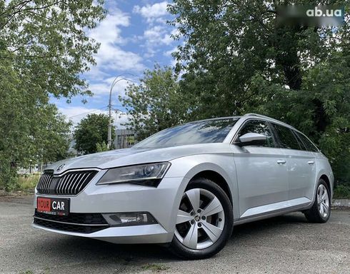 Skoda Superb 2016 - фото 8