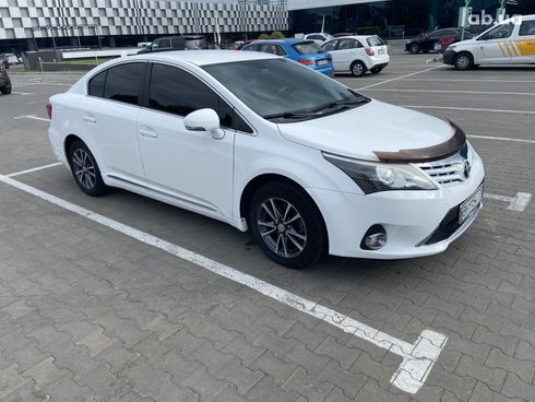 Toyota Avensis 2013 белый - фото 6