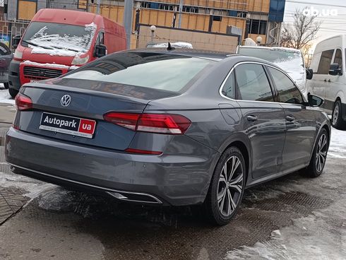 Volkswagen Passat 2020 серый - фото 9