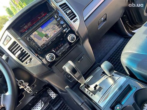 Mitsubishi Pajero Wagon 2018 - фото 21