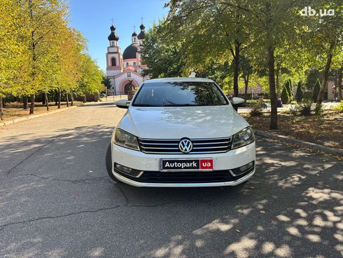 Volkswagen passat b7 2014 белый - фото 8