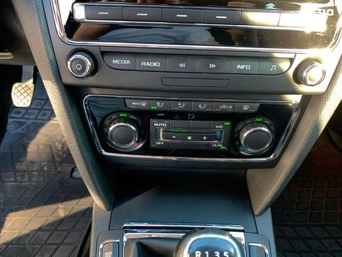 Skoda Superb 2013 коричневый - фото 35