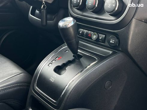 Jeep Patriot 2014 белый - фото 18