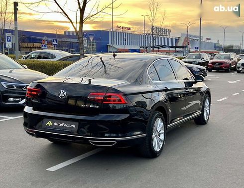Volkswagen Passat 2016 - фото 12