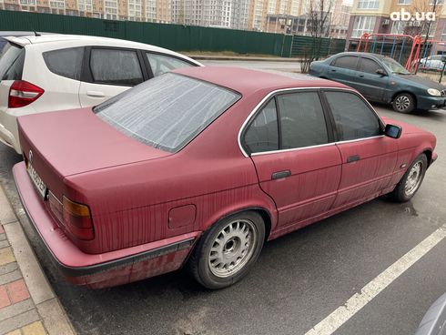 BMW 5 серия 1993 вишневый - фото 5