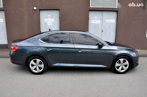 Skoda Superb 2019 - фото 7