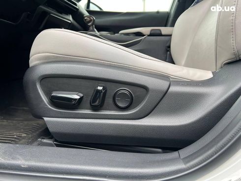 Lexus UX 2019 белый - фото 19