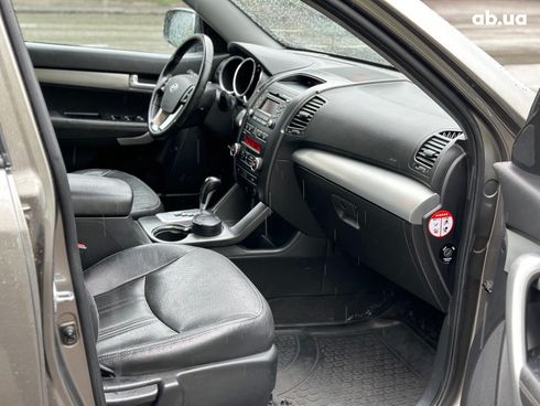Kia Sorento 2010 серый - фото 31