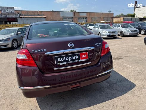 Nissan Teana 2010 красный - фото 3