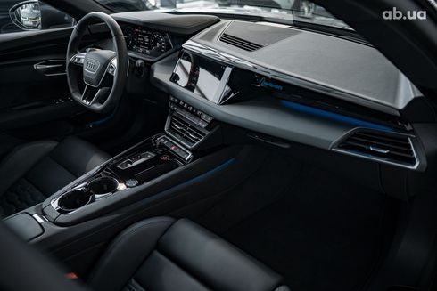 Audi e-tron GT quattro 2023 серый - фото 14