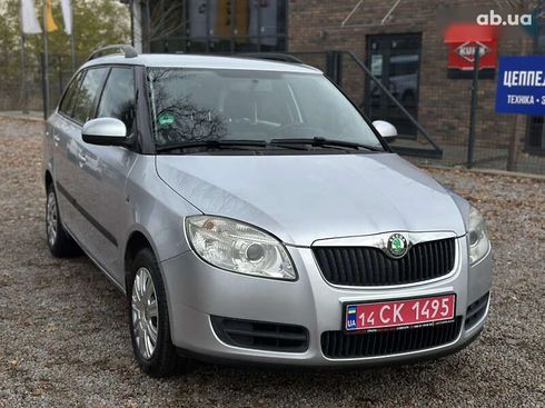 Skoda Fabia 2008 - фото 2