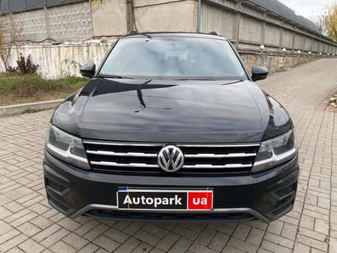 Volkswagen Tiguan 2020 черный - фото 8