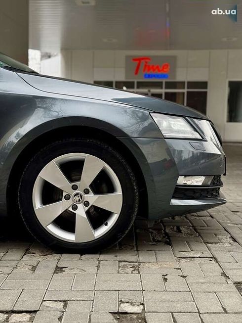 Skoda Octavia 2018 - фото 12