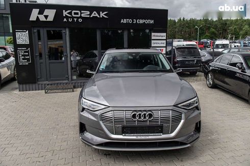 Audi E-Tron 2022 - фото 7