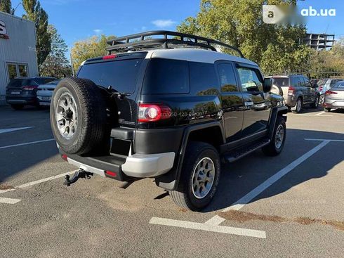 Toyota FJ Cruiser 2013 - фото 3