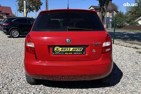 Skoda Fabia 2012 - фото 5