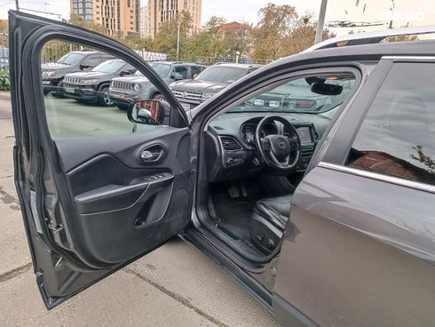 Jeep Cherokee 2018 серый - фото 19