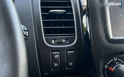 Opel Vivaro 2016 - фото 24