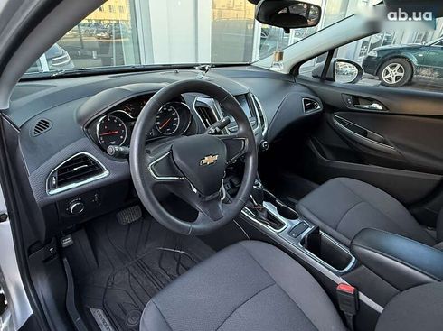 Chevrolet Cruze 2018 - фото 15
