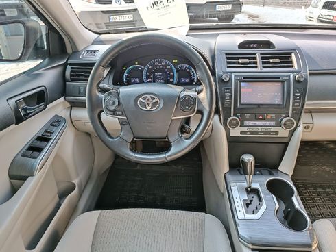 Toyota Camry 2013 серый - фото 32