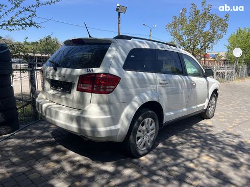 Dodge Journey 2018 белый - фото 15