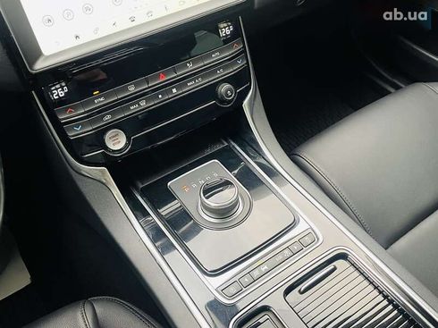 Jaguar XE 2018 - фото 22