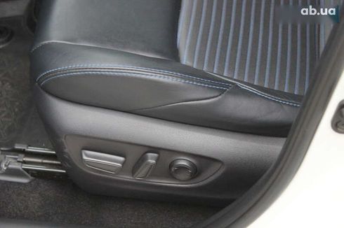 Toyota RAV4 2019 - фото 26