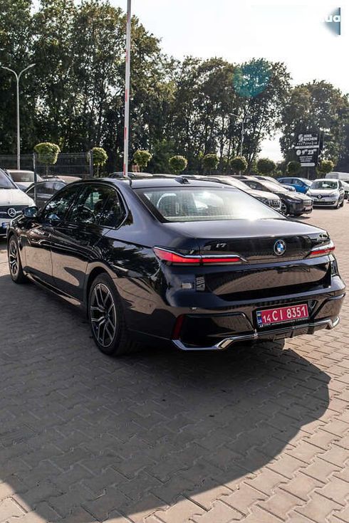 BMW i7 2024 - фото 19