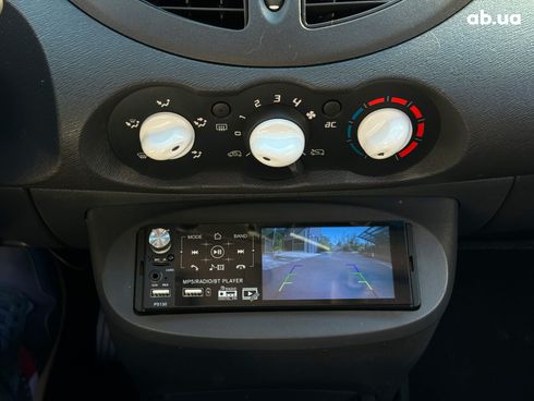 Renault Twingo 2011 красный - фото 21