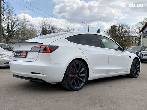 Tesla Model 3 2020 белый - фото 7