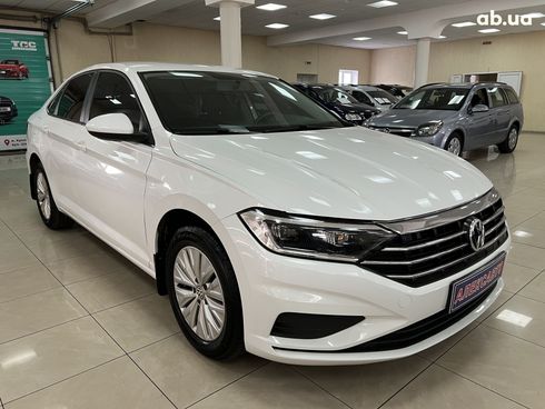 Volkswagen Jetta 2018 белый - фото 17