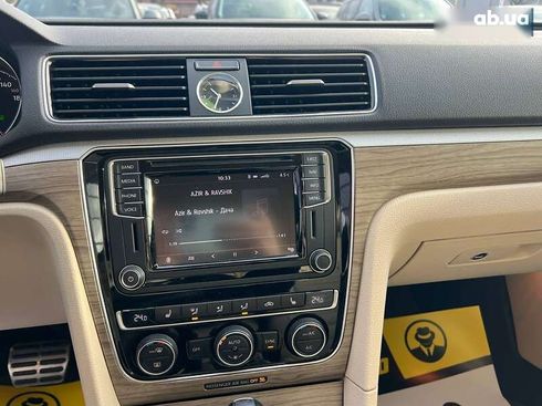 Volkswagen Passat 2017 - фото 19
