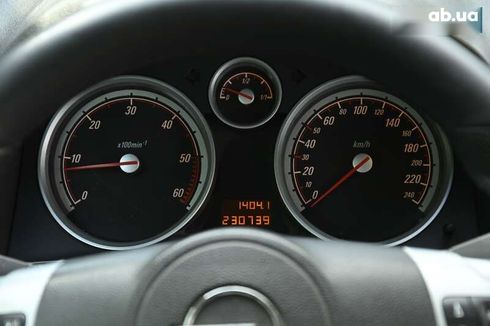 Opel Zafira 2010 - фото 18
