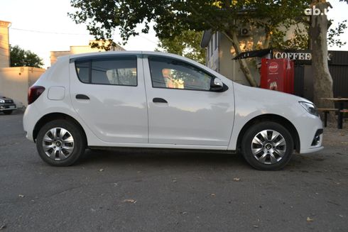 Renault Sandero 2019 белый - фото 9
