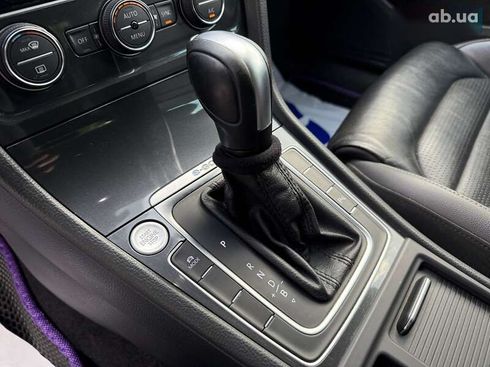 Volkswagen e-Golf 2020 - фото 24