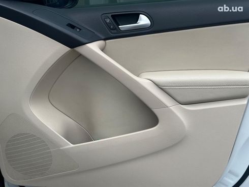 Volkswagen Tiguan 2016 белый - фото 23