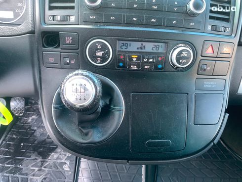 Volkswagen Multivan 2007 серый - фото 23