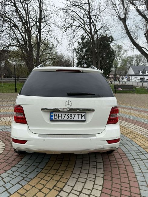 Mercedes-Benz M-Класс 2009 белый - фото 6