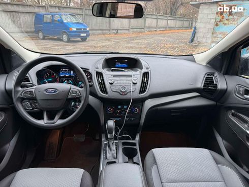 Ford Escape 2018 серый - фото 9