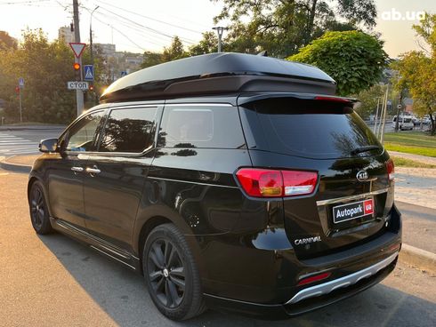 Kia Carnival 2017 черный - фото 11